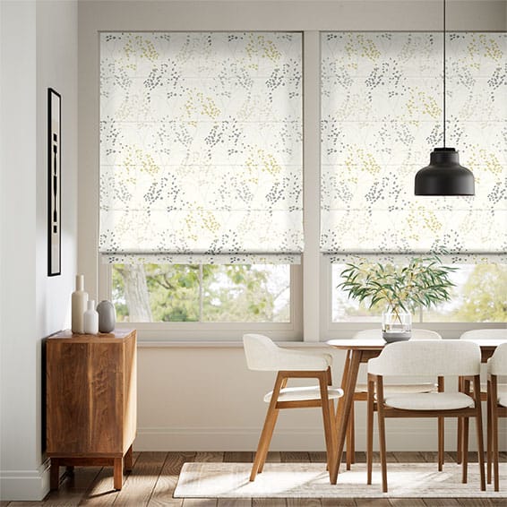 Roman Blind Pippin Honey